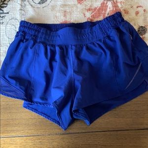 blue lululemon hottie hot 2’5 in